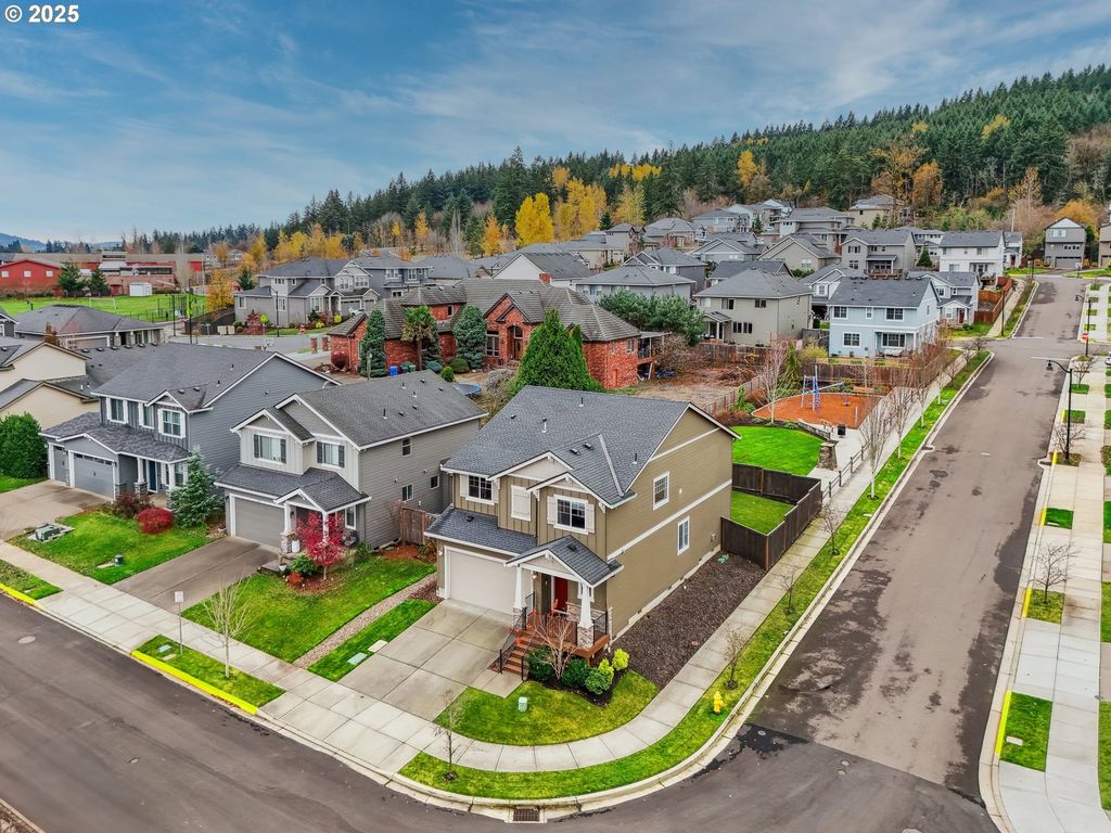 10623 Se BLACK TAIL Rd, Happy Valley, OR 97086