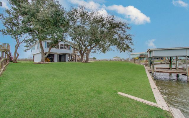 757 County Road 291, Sargent, TX 77414