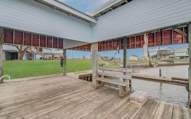 757 County Road 291, Sargent, TX 77414