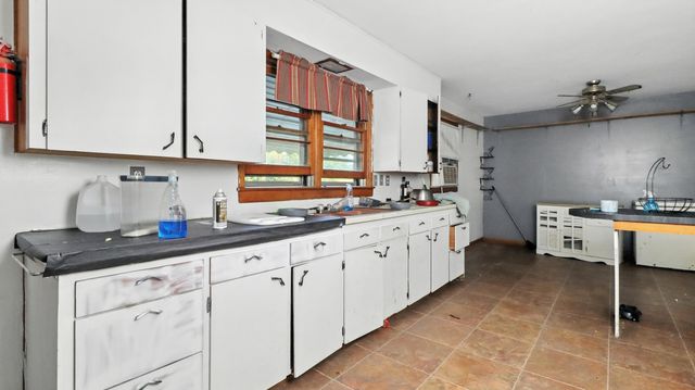 16661 Oak Hill Drive Road, Houston, MO 65483