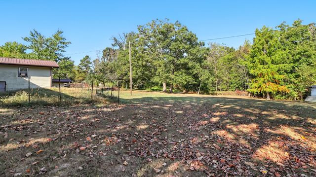 16661 Oak Hill Drive Road, Houston, MO 65483