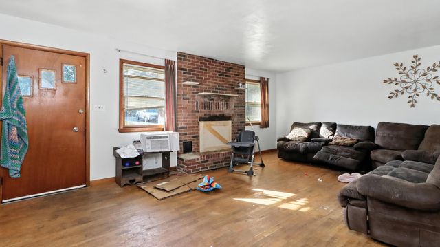 16661 Oak Hill Drive Road, Houston, MO 65483