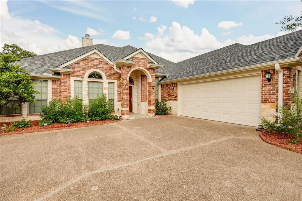 2481 Newark Circle, College Station, TX 77845
