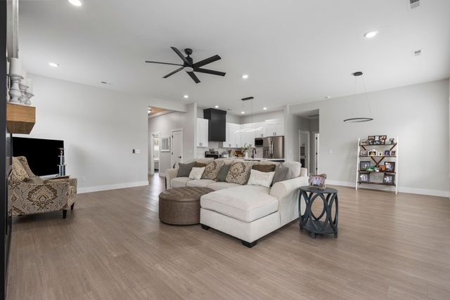 300 Beleshere Dr, Inman, SC 29349