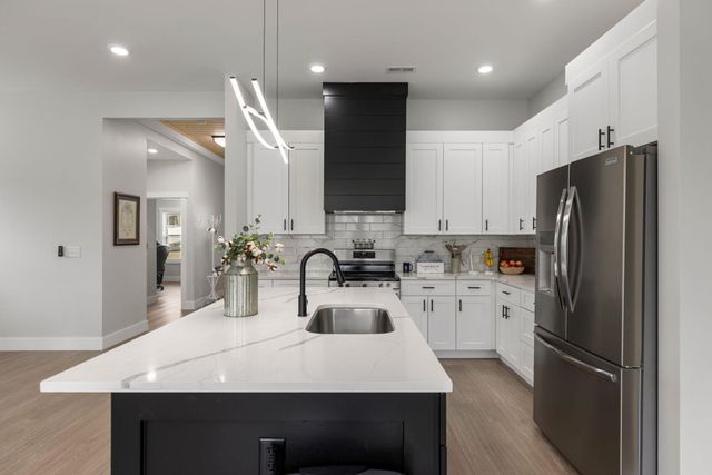 300 Beleshere Dr, Inman, SC 29349