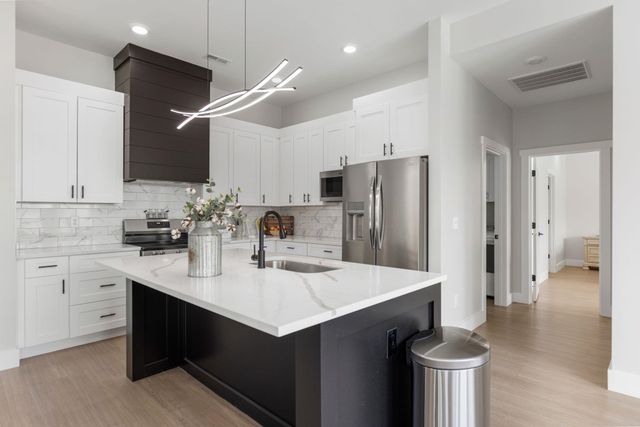 300 Beleshere Dr, Inman, SC 29349