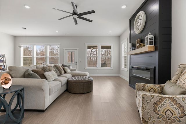 300 Beleshere Dr, Inman, SC 29349