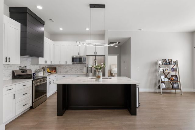 300 Beleshere Dr, Inman, SC 29349