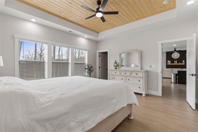 300 Beleshere Dr, Inman, SC 29349