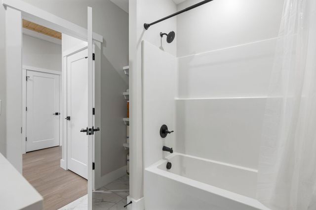 300 Beleshere Dr, Inman, SC 29349