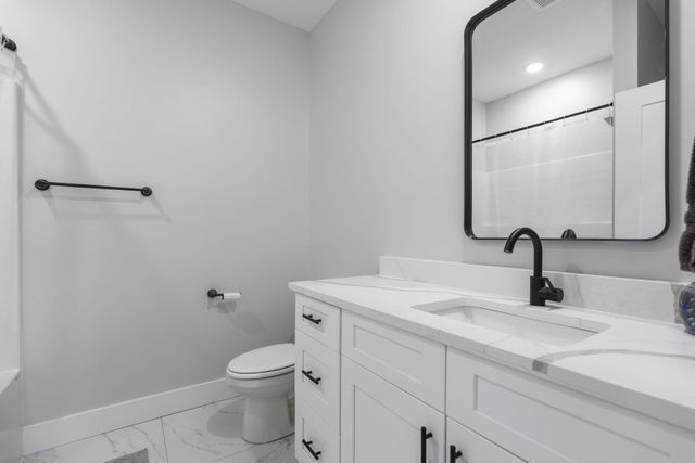 300 Beleshere Dr, Inman, SC 29349