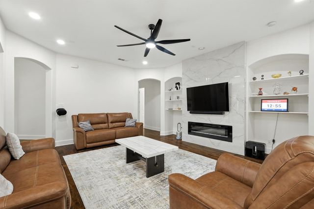 628 Four Stones Boulevard, Lewisville, TX 75056