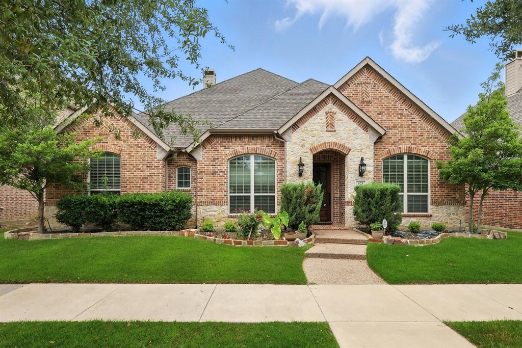 628 Four Stones Boulevard, Lewisville, TX 75056