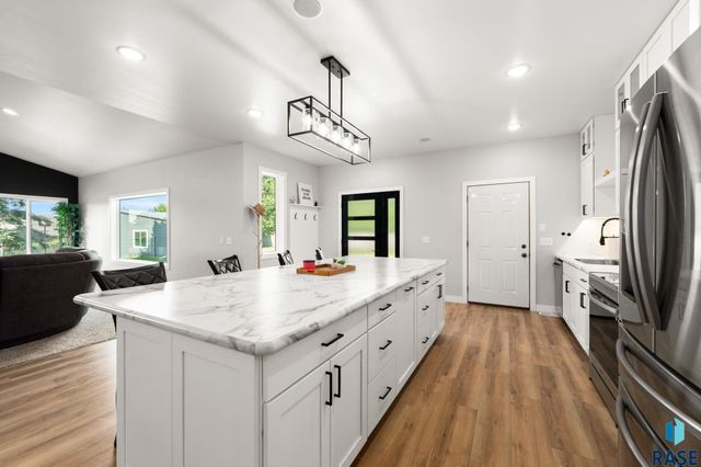7001 E 26th St Street, Sioux Falls, SD 57110