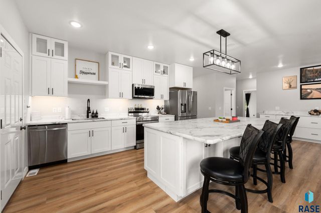 7001 E 26th St Street, Sioux Falls, SD 57110