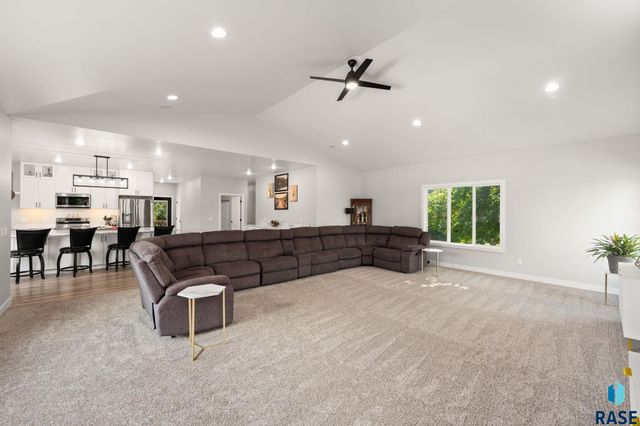 7001 E 26th St Street, Sioux Falls, SD 57110
