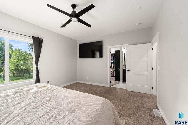 7001 E 26th St Street, Sioux Falls, SD 57110