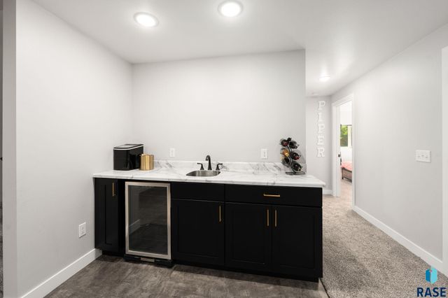 7001 E 26th St Street, Sioux Falls, SD 57110