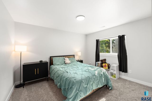 7001 E 26th St Street, Sioux Falls, SD 57110