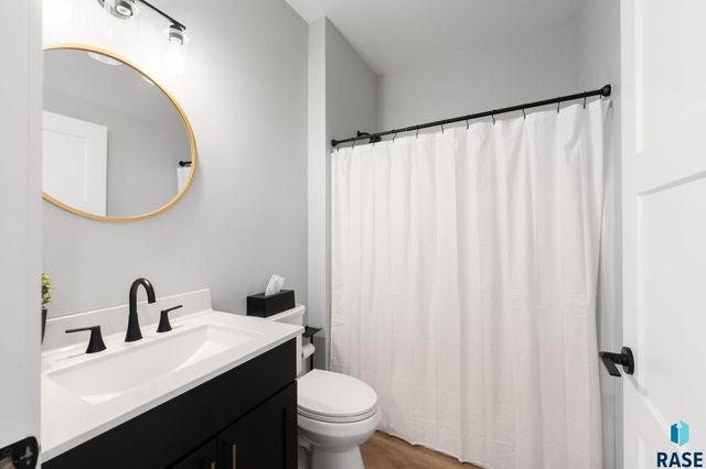 7001 E 26th St Street, Sioux Falls, SD 57110