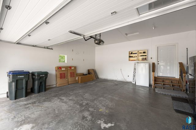 7001 E 26th St Street, Sioux Falls, SD 57110