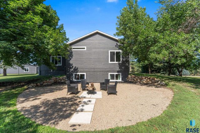 7001 E 26th St Street, Sioux Falls, SD 57110