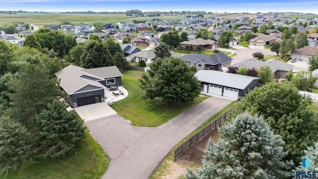 7001 E 26th St Street, Sioux Falls, SD 57110