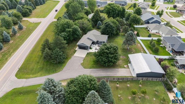 7001 E 26th St Street, Sioux Falls, SD 57110