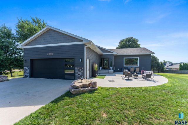 7001 E 26th St Street, Sioux Falls, SD 57110