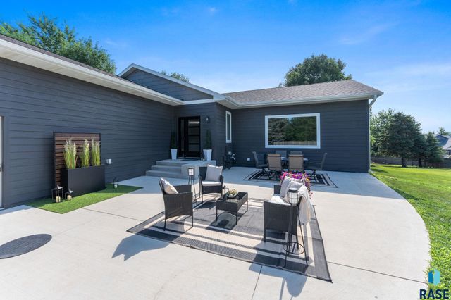7001 E 26th St Street, Sioux Falls, SD 57110