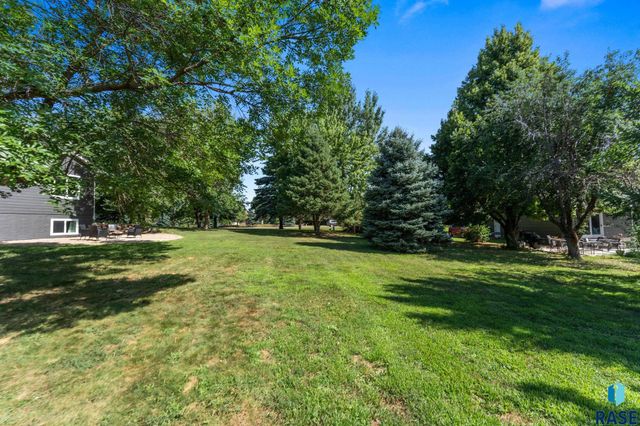 7001 E 26th St Street, Sioux Falls, SD 57110
