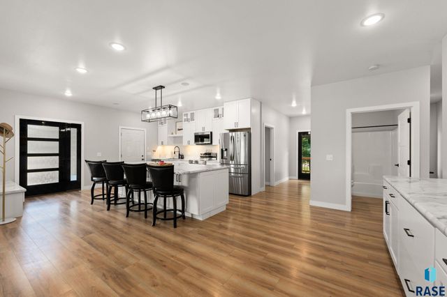 7001 E 26th St Street, Sioux Falls, SD 57110