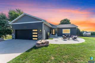 7001 E 26th St Street, Sioux Falls, SD 57110