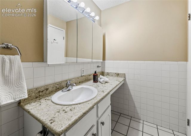 411 Lakewood Circle B712, Colorado Springs, CO 80910