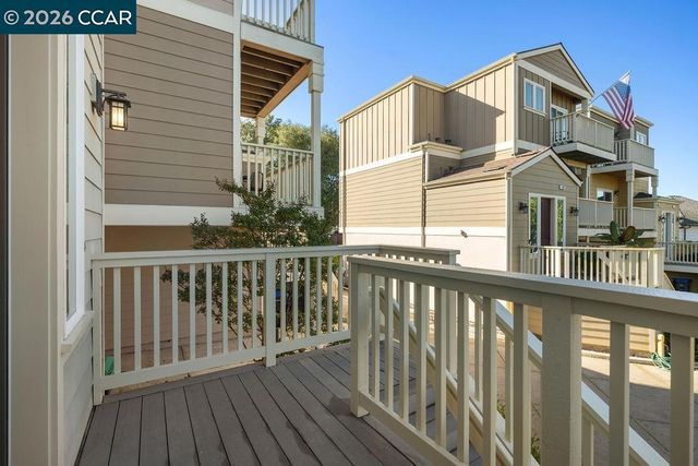 200 Valletta Ln, Pleasanton, CA 94566