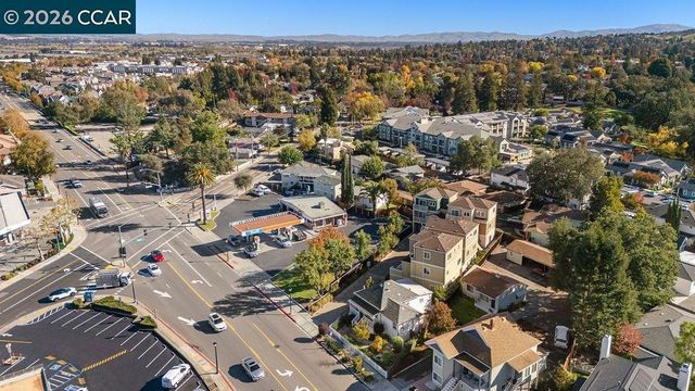 200 Valletta Ln, Pleasanton, CA 94566