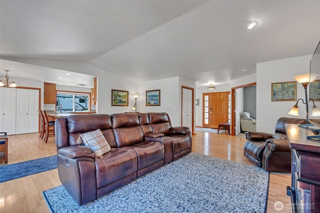 451 Rhododendron Drive, Sequim, WA 98382