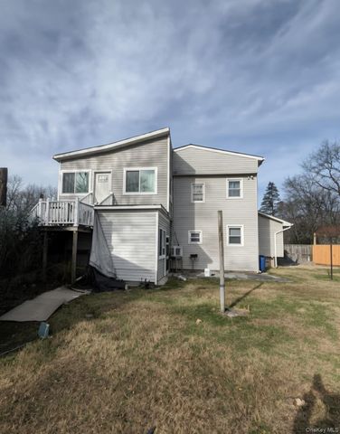 70 Massachusetts Avenue, Bay Shore, NY 11706