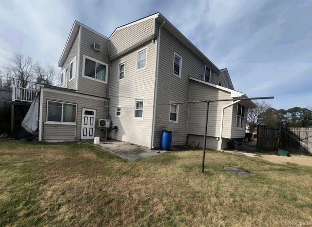 70 Massachusetts Avenue, Bay Shore, NY 11706