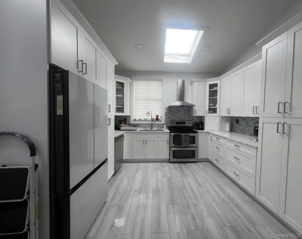 70 Massachusetts Avenue, Bay Shore, NY 11706