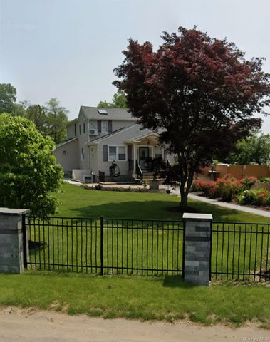 70 Massachusetts Avenue, Bay Shore, NY 11706