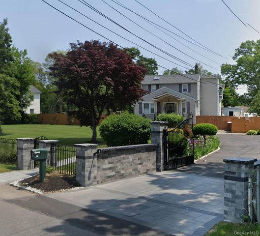 70 Massachusetts Avenue, Bay Shore, NY 11706