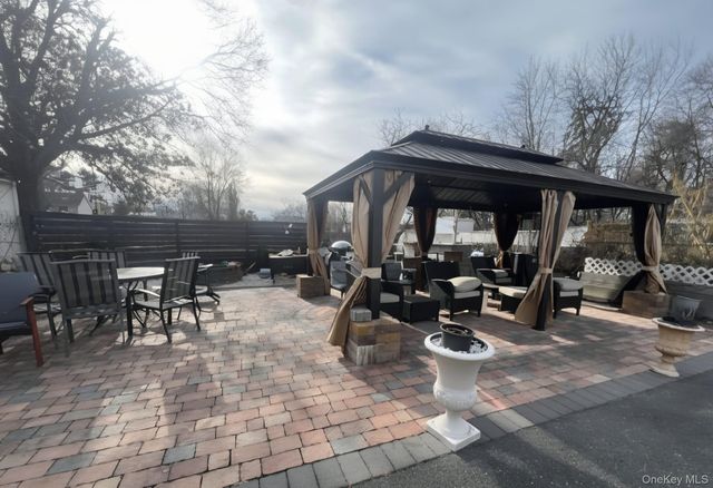 70 Massachusetts Avenue, Bay Shore, NY 11706