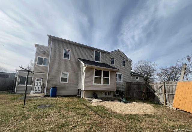 70 Massachusetts Avenue, Bay Shore, NY 11706