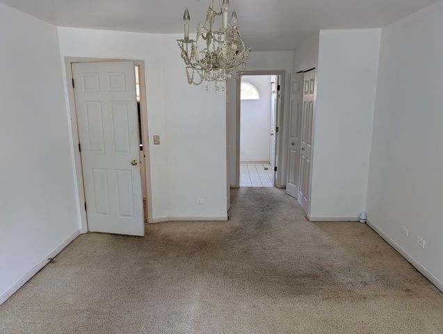 843 E Princeton Circle 843, Island Lake, IL 60042