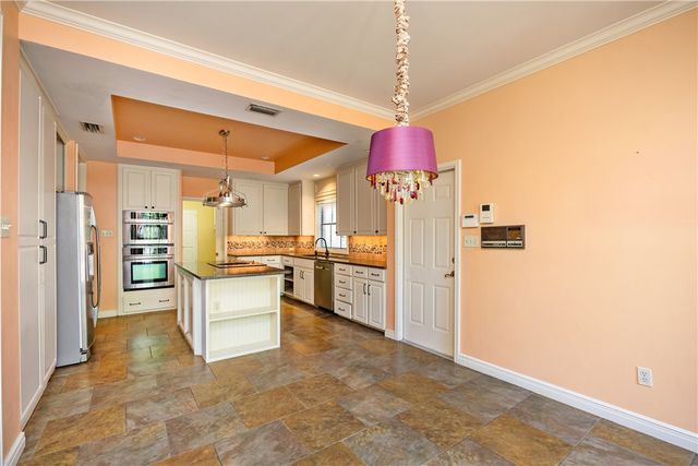 7022 Ashdown Dr, Corpus Christi, TX 78413