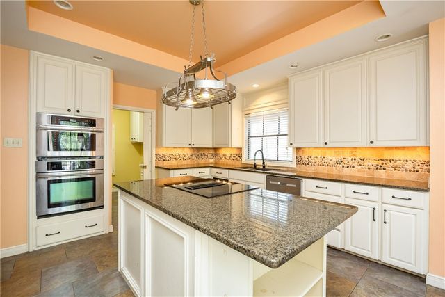 7022 Ashdown Dr, Corpus Christi, TX 78413