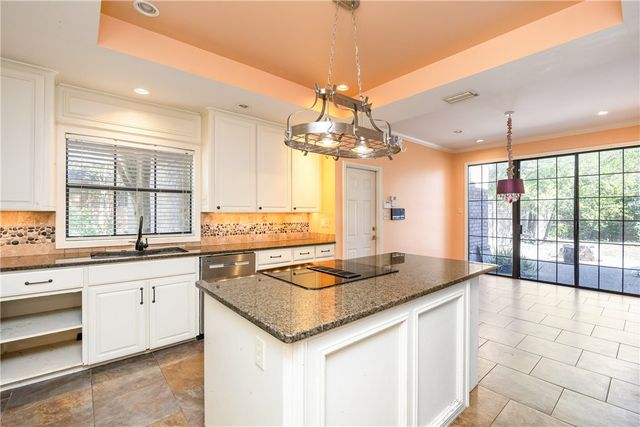 7022 Ashdown Dr, Corpus Christi, TX 78413