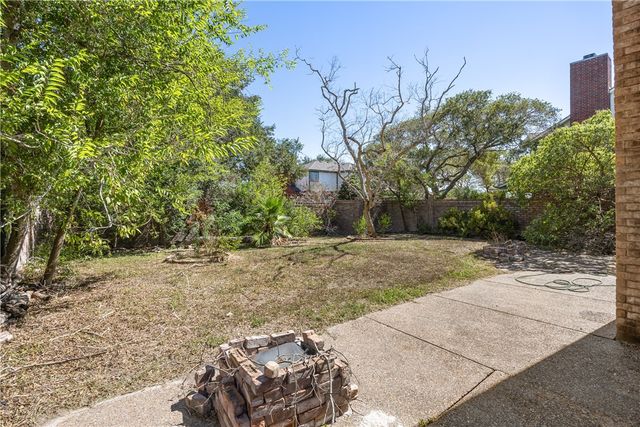 7022 Ashdown Dr, Corpus Christi, TX 78413