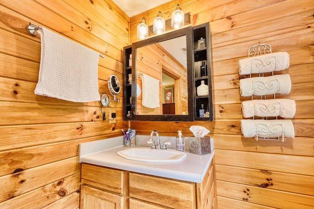 1705 Barberry RD, Floyd, VA 24091